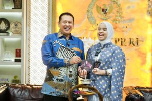 Ketua MPR RI Bamsoet Duet Nyanyikan Lagu ‘My Way’ Bersama Putri Ariani