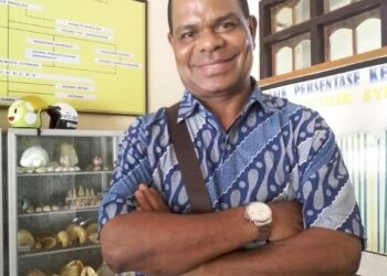 “Si Seniman Rumpu-Rampe” ( Eulogi Untuk Seniman-Musikus YUSTIN GENOHON, SVD )