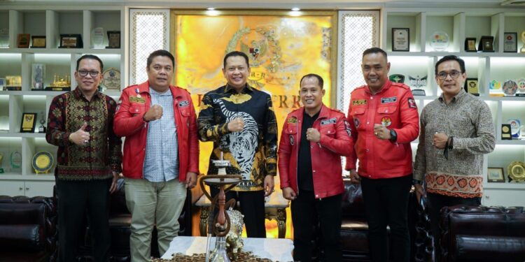 Terima Pengurus Pemuda Batak Bersatu, Ketua MPR Bamsoet Ajak Rawat Persatuan dan Kesatuan Bangsa