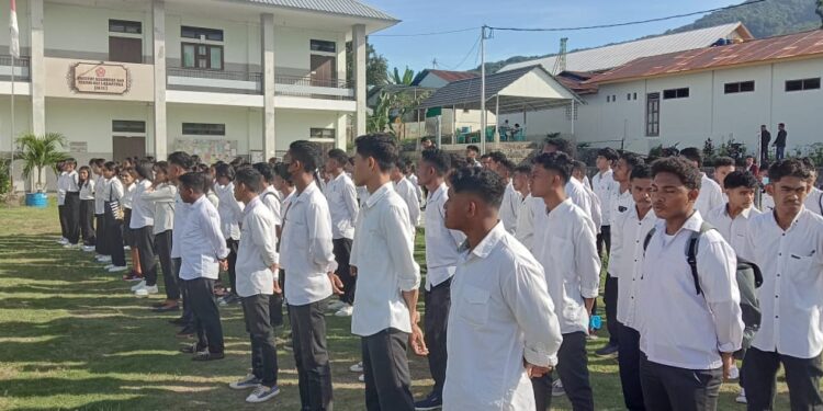 Ujian Masuk IKTL Diikuti 108 Calon Mahasiswa Baru