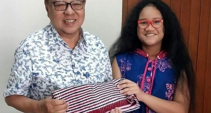 Stefania Beding,  Juara Lomba Menulis “Hari Anak Nasional”