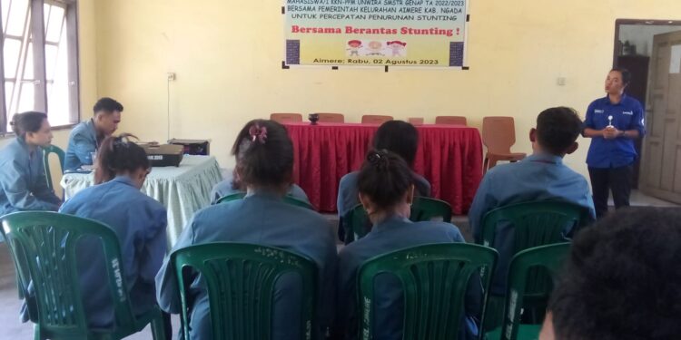 Mahasiswa KKN-PPM Unwira Kupang di Aimere Kuliah Penanganan Stunting