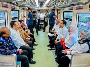 Ketua MPR Bamsoet Dampingi Presiden Jokowi Resmikan LRT Jabodetabek