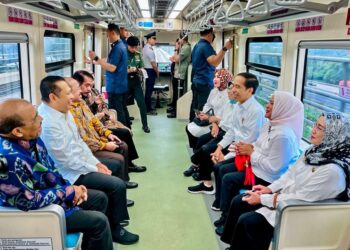 Ketua MPR Bamsoet Dampingi Presiden Jokowi Resmikan LRT Jabodetabek