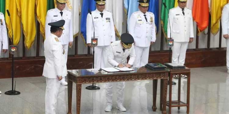 Mendagri Lantik Ayodhia Kalake Penjabat Gubernur NTT