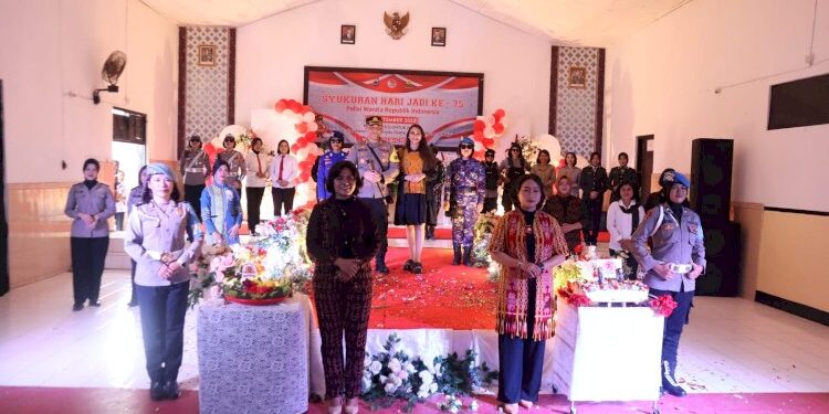 HUT Polwan, AKPB Joni Mahardika Minta Polwan Polres Ende Punya Ide Inovatif
