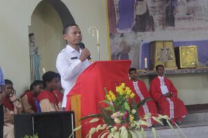 Camat Wulandoni Hadi Umar : “Jangan Biarkan Gereja Ini Kosong”