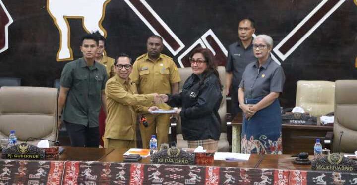 Gubernur NTT Ayodhia Hadir Rapat Paripurna DPRD NTT