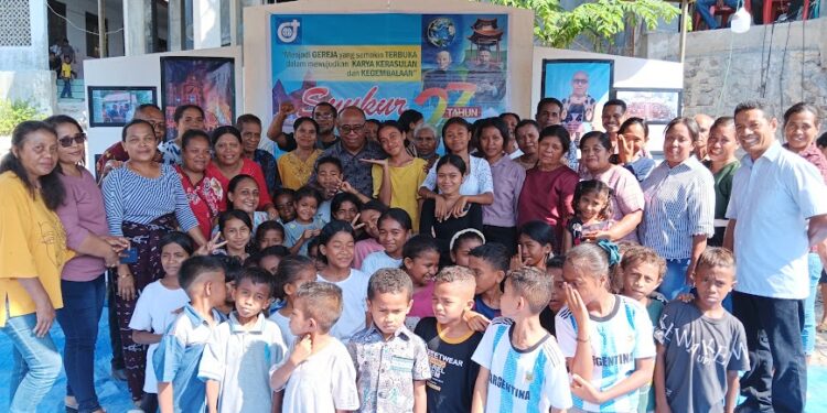 Wens Wutun Berpantun Iringi Perpisahan Pater Yosef Ola Sabhe, SVD