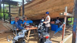 Sambang Warga Pesisir, Satpolairud Polres Aceh Barat Himbau Jaga Kamtibmas