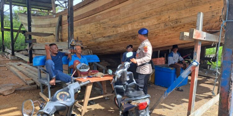 Sambang Warga Pesisir, Satpolairud Polres Aceh Barat Himbau Jaga Kamtibmas