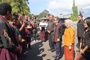 Gubernur NTT Ayodhia Kalake Kunker Lewotanah Flores Timur