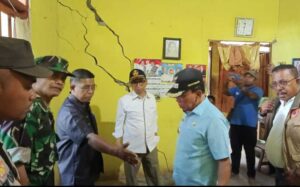 Gubernur NTT Ayodhia Tinjau Kerusakan Dampak Gempa