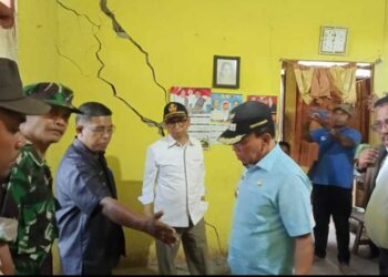 Gubernur NTT Ayodhia Tinjau Kerusakan Dampak Gempa