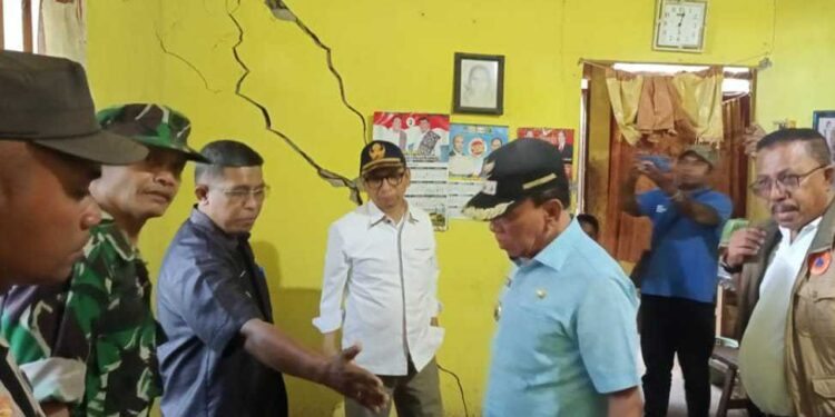 Gubernur NTT Ayodhia Tinjau Kerusakan Dampak Gempa