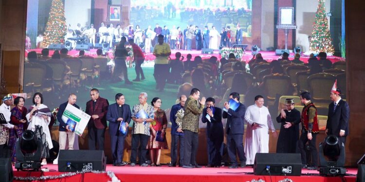 Hadiri Perayaan Natal & Tahun Baru di Parlemen, Ketua MPR RI Ajak Hindari Isu Agama untuk Pecah Belah Persatuan Bangsa