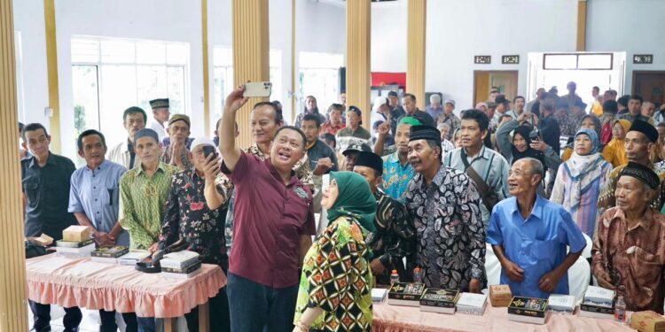 Bertemu Paguyuban Mantan Kades dan Perangkat Desa Banjarnegara, Ketua MPR RI Bamsoet Dorong Peningkatan Kemandirian Pangan