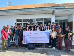 Heny Hayon : Bakti Sosial Kesehatan Bantu Sesama di Lewotana Flotim