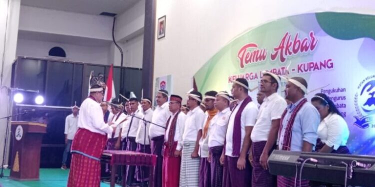 Bupati Lembata Kukuhkan Pengurus Ikatan Keluarga Lembata Kupang