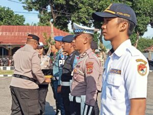 Kapolres Sikka Pimpin Apel Gelar Pasukan Operasi Keselamatan Turangga dan Aksi Keselamatan Jalan
