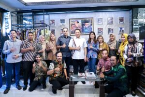 Kunjungi The Diplomat Tailor and Batik Gallery, Ketua MPR RI Bamsoet Ajak Lestarikan Batik Indonesia
