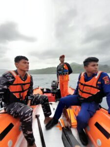 Nelayan Sikka Belum Pulang Melaut,Tim Sar Lakukan Pencarian