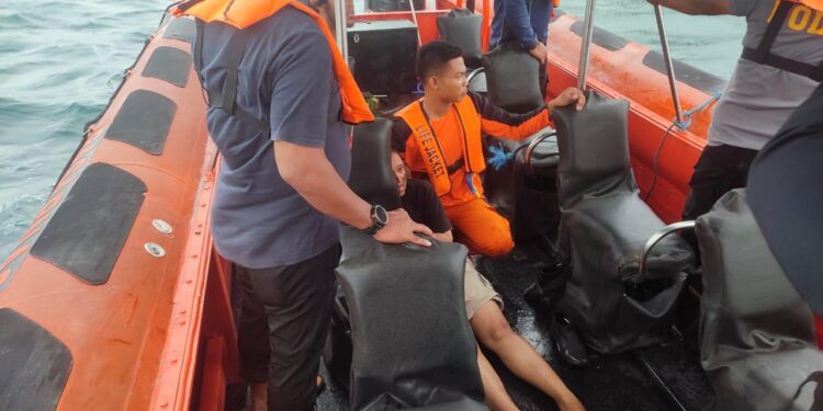 Tim SAR Manggarai Barat Selamatkan Penumpang Kapal Duta Bahagia