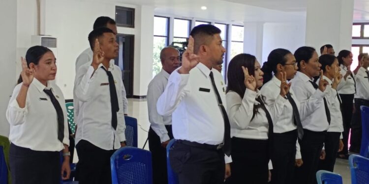 Penjabat Sekda Lantik 29 Pejabat  Pemkab Sikka