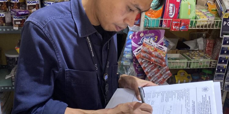 Bea Cukai Sidak di Sikka, Temukan 11 Merek Rokok Ilegal Beredar