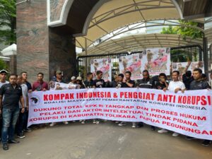 Massa Demo Kejagung Usut Kasus Korupsi Rp 16 Miliar di Tolikara