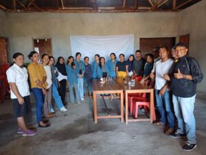 Mahasiswa Kimia FST UNWIRA KKN di Waijarang Lembata dengan Aneka Karya