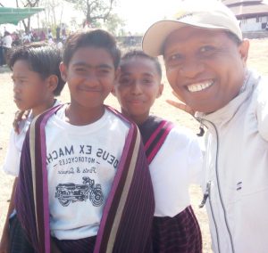 Fahmi, Si Jembatan Itu