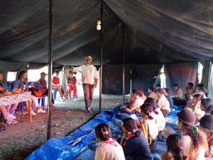 Mahasiswa Prodi Kimia FST UNWIRA Latih “Warga Buper Waikilok” Lembata Produksi Keripik Singkong dan Kanji