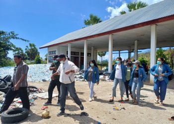 Mahasiswa Kimia FST Unwira Kuliah di TPA Bunga Bali Waijarang