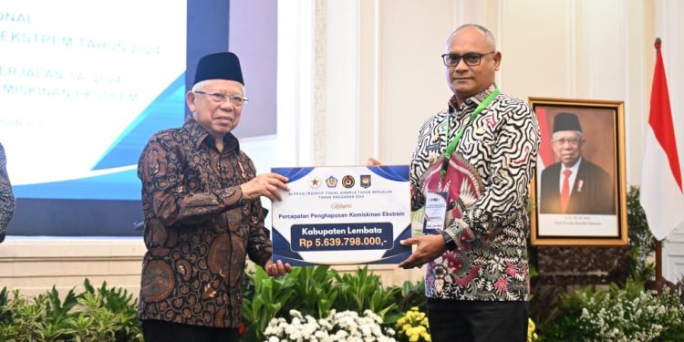 Bupati Lembata Terima Dana Insentif Fiskal Dari Wapres RI