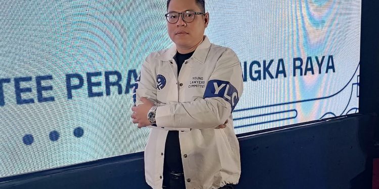 Okto Hasibuan Lantik Oky Lampe Jadi Ketua YLC Cabang Peradi Pelangkaraya