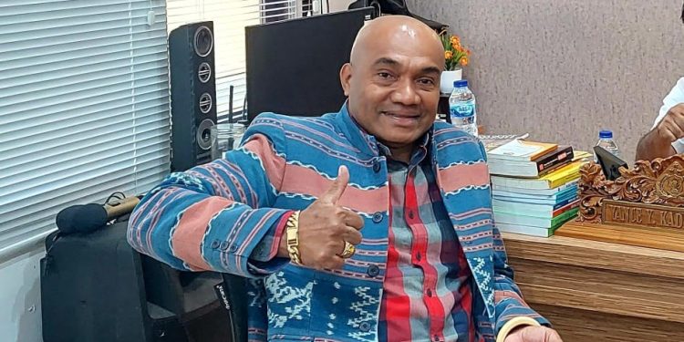 “Istri Anak Mantan Bupati Manggarai Terindikasi Gunakan Martabat Palsu Perdayai Emiliana Helni”