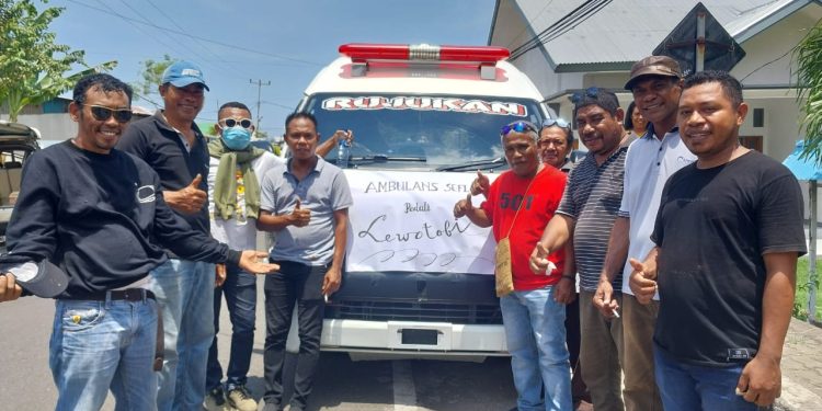Paguyuban Supir Ambulance Flotim Salurkan Bantuan Korban Erupsi Lewotobi