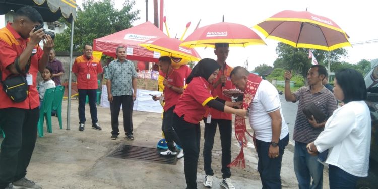 Sekda Flotim Petrus Pedo Maran Apresiasi Gerai Pertama Alfamart di Kota Larantuka
