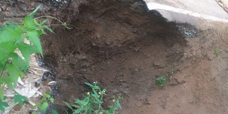 Jalan Puukungu – Maukaro Nyaris Putus Akibat Longsor, Ansel Minta Dinas PU Ende Tangani