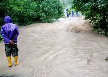 Akibat Hujan Deras Jalur Jalan Pu’ukungu- Maukaro Putus Total