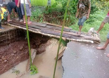 Akibat Hujan Deras, Akses Jalan Lintas Tanjung Bunga-Larantuka Putus Total