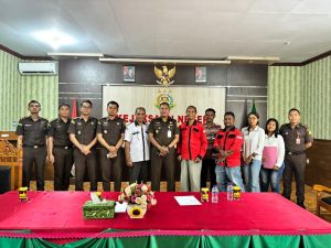 Kajari Lembata Yupiter Sambut Kerjasama Penegakan Hukum Dengan LBH Surya NTT Perwakilan Lembata