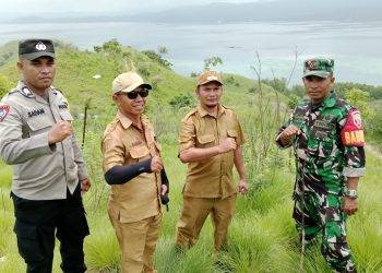 Lurah Labuan Bajo dan Bhabinsa Cek Kebenaran Pembongkaran Portal