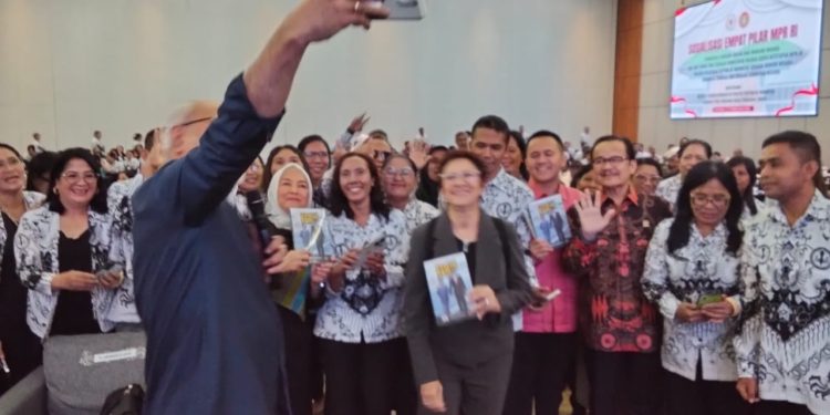 Kisah Para Guru Memburu Nurul Arifin di Hotel Harper Kupang