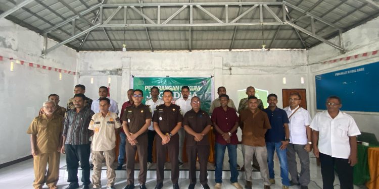 Kejari Lembata Penerangan Hukum “JAGA DESA” Jaksa Garda Desa