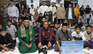 Wagub Johni Asadoma Buka Puasa Bersama Anak Panti Asuhan Attin