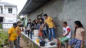 Mahasiswa Kimia UNWIRA Sambut Walikota Kupang Melalui Latih Warga Lasiana Buat POC