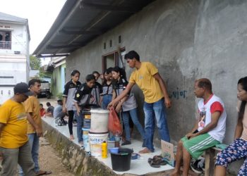 Mahasiswa Kimia UNWIRA Sambut Walikota Kupang Melalui Latih Warga Lasiana Buat POC