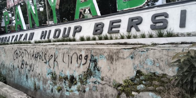 Aksi Protes PETI di Madina : Coretan Kritik Aparat ada Nama LABAN